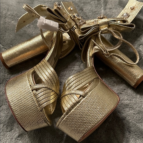 NEW Azalea Wang Crawley Platform Sandal - Picture 14 of 15